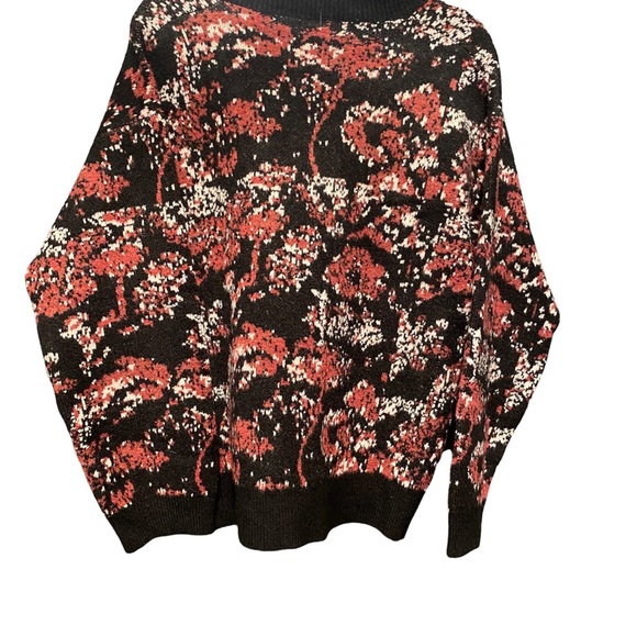 POL Abstract V-Neck Oversized Sweater - Picture 3 of 5